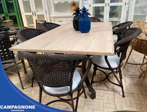 Mesa com cadeiras