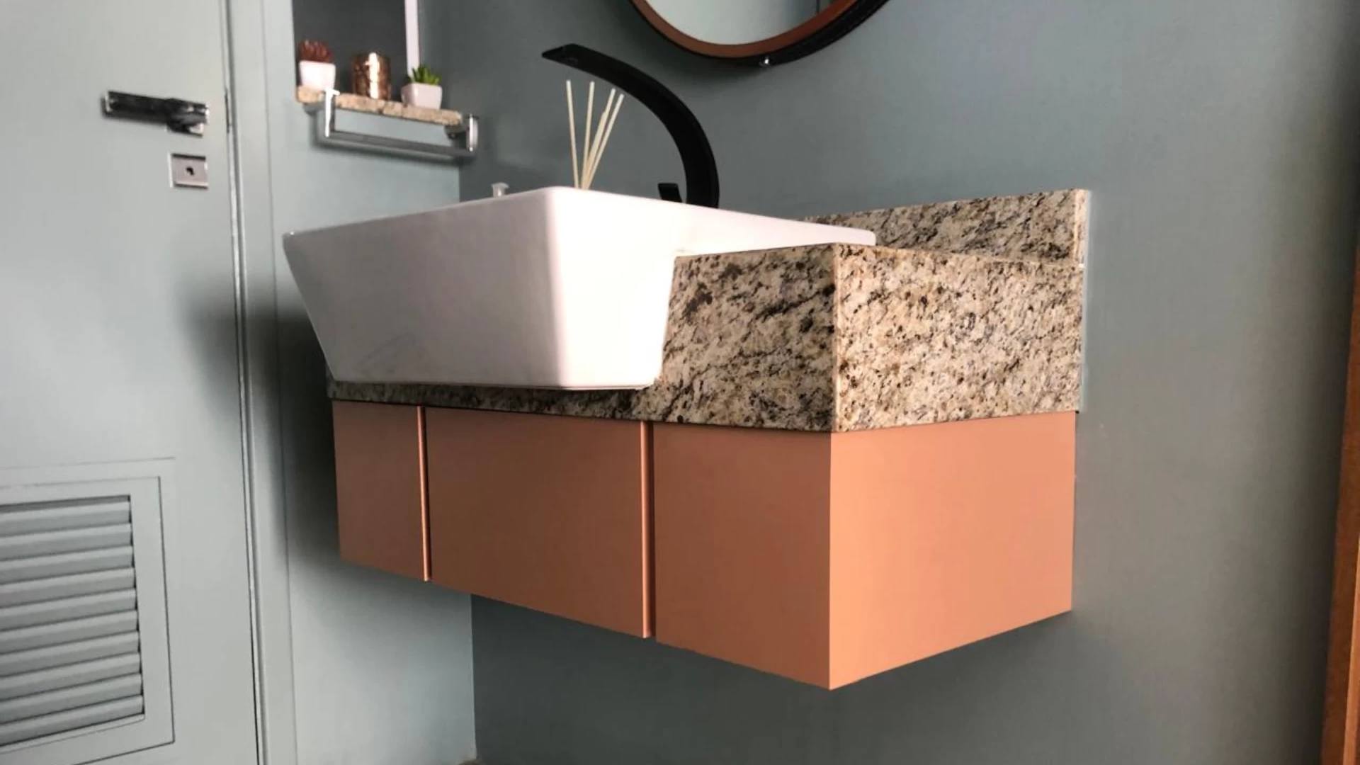 Gabinete de Banheiro