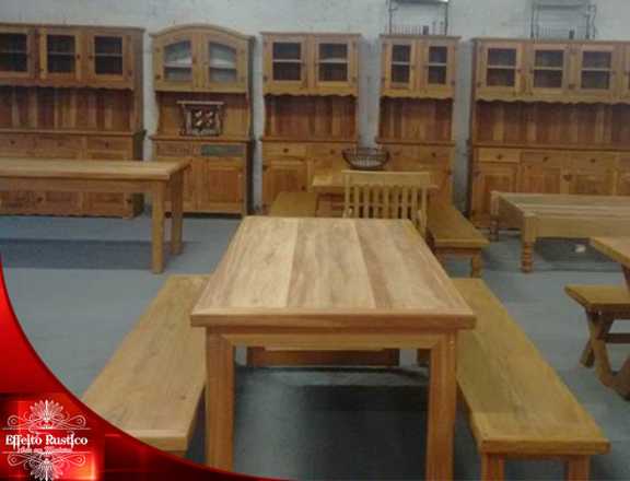 Mesa com bancos